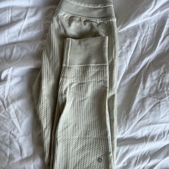 Lululemon engendered for warmth pants - Picture 4 of 5